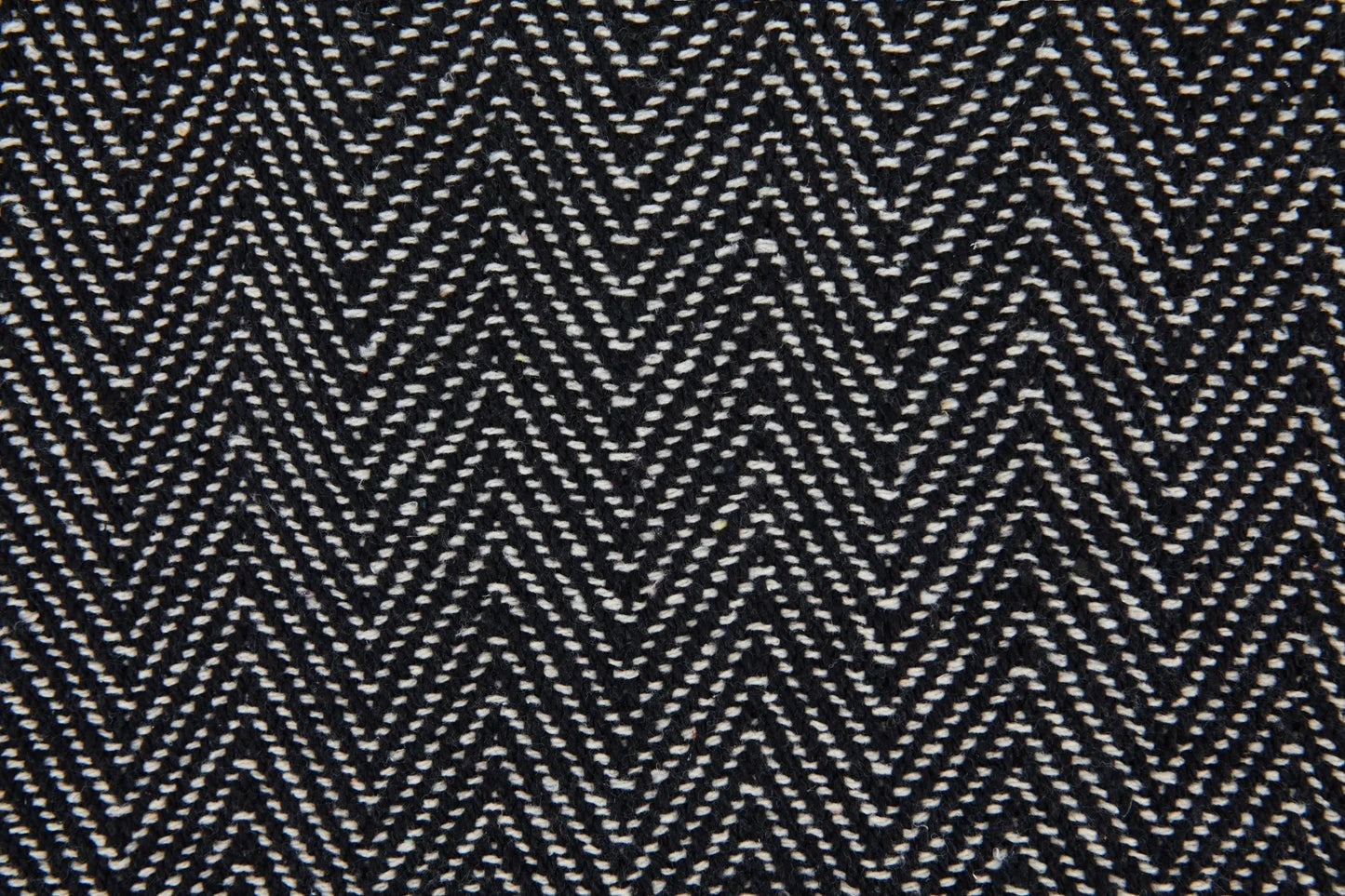 Hartley Recycled Cotton Throw (Black) 177cmx254cm