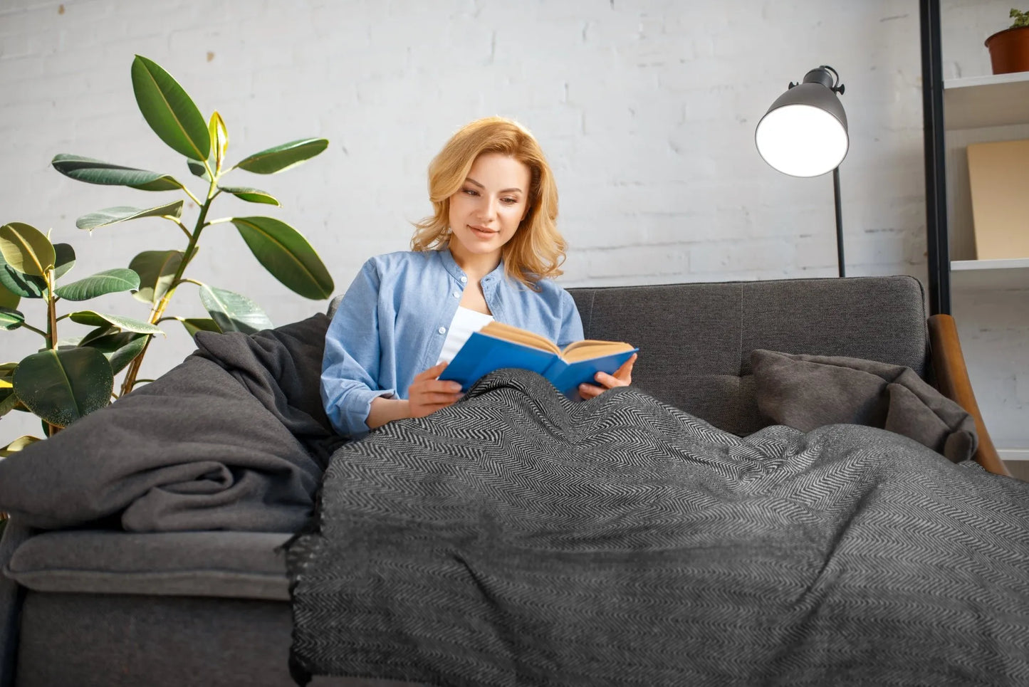 Hartley Recycled Cotton Throw (Black) 177cmx254cm